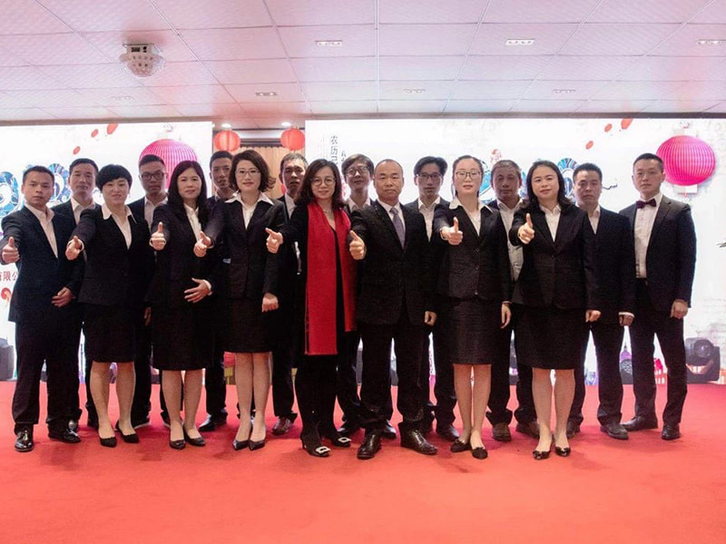 Güneşli yolda hayallerinizin peşinden koşun --- Zhejiang Jufeng Stamping Technology Co., Ltd.'nin 2018 yıl sonu teşekkür partisi görkemli bir şekilde düzenlendi